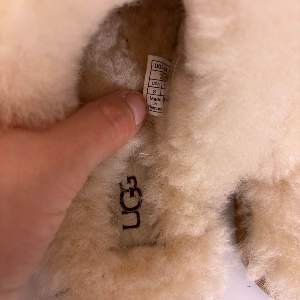 UGG Chestnut Suede Slippers with Cream Sheepskin Women’s 8 - Picture 6 of 9